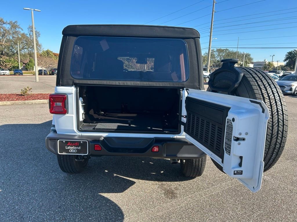 Used 2024 Jeep Wrangler Unlimited Sahara AWD/4WD image 52