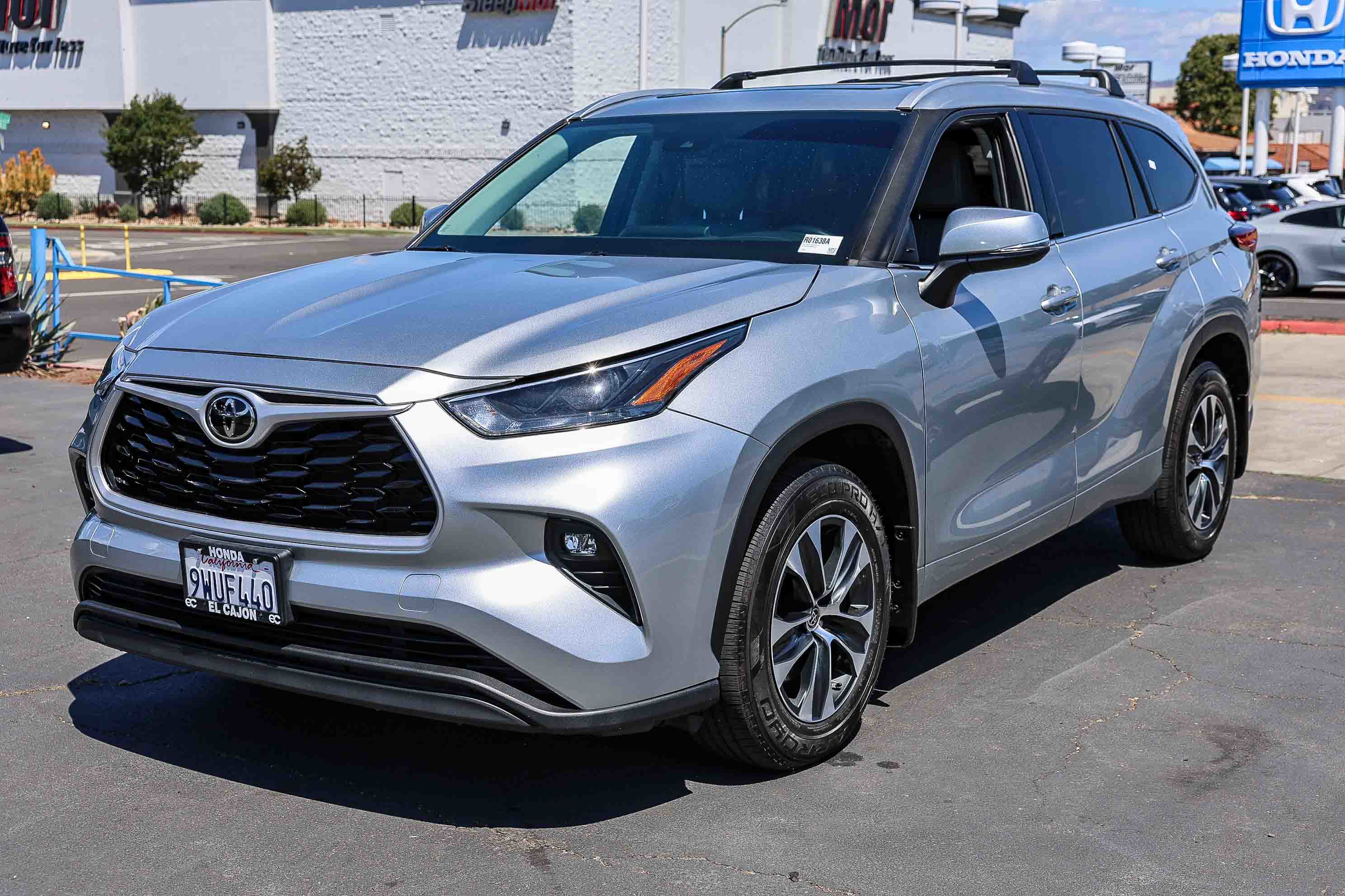 Used 2022 Toyota Highlander XLE image 21