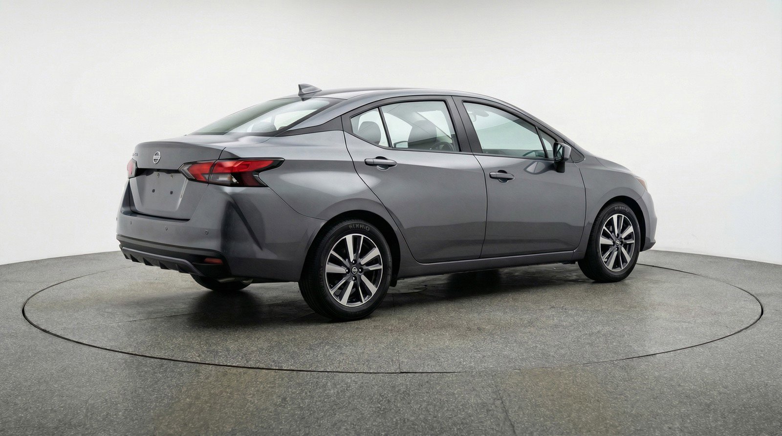 Used 2025 Nissan Versa SV image 9