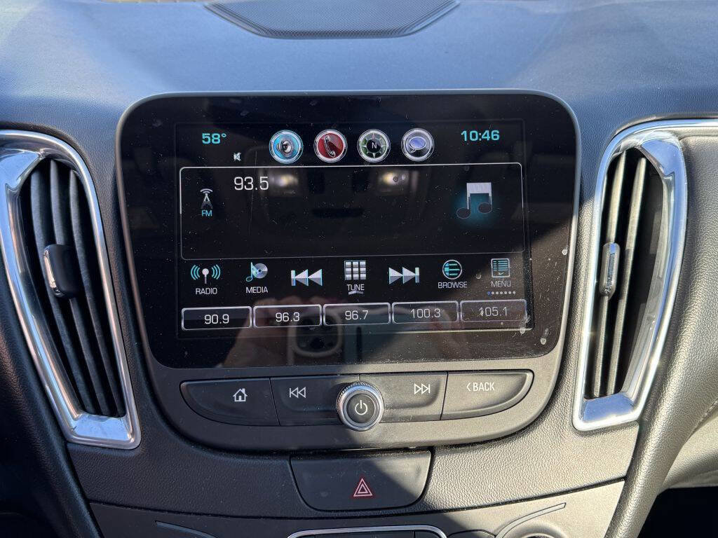 Used 2017 Chevrolet Malibu LT w/ Leather Package image 17