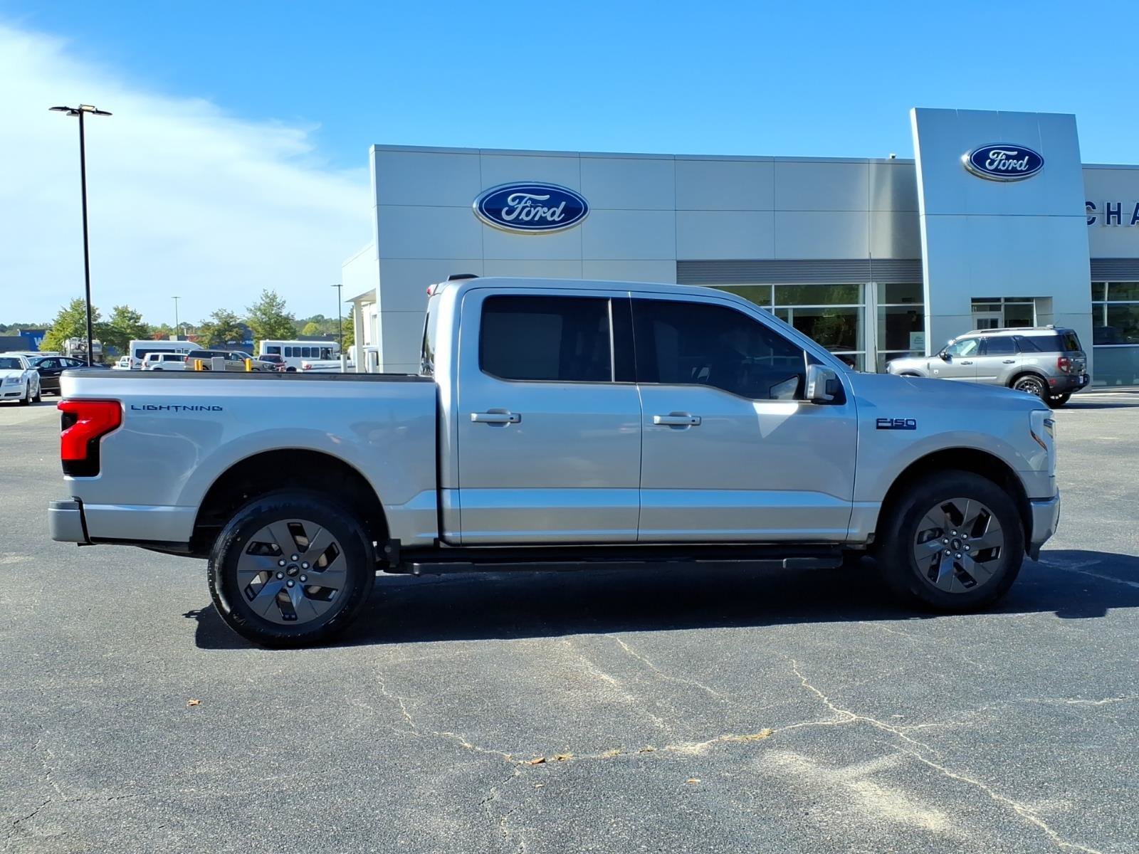 Used 2024 Ford F150 Lightning Lariat AWD/4WD image 25