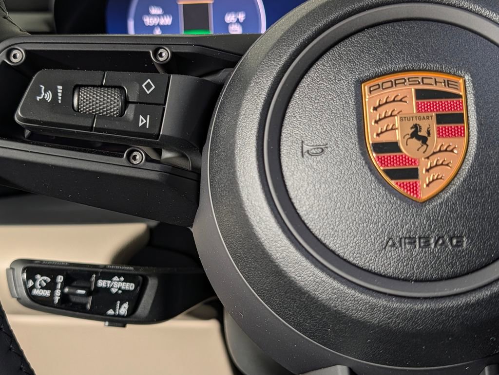 New 2026 Porsche Macan 4 Electric image 38