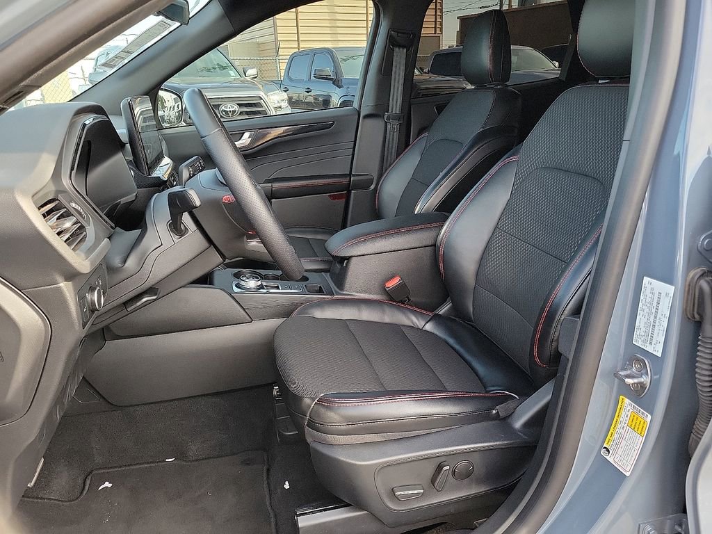 Used 2024 Ford Escape ST-Line w/ Tech Pack #1 image 11