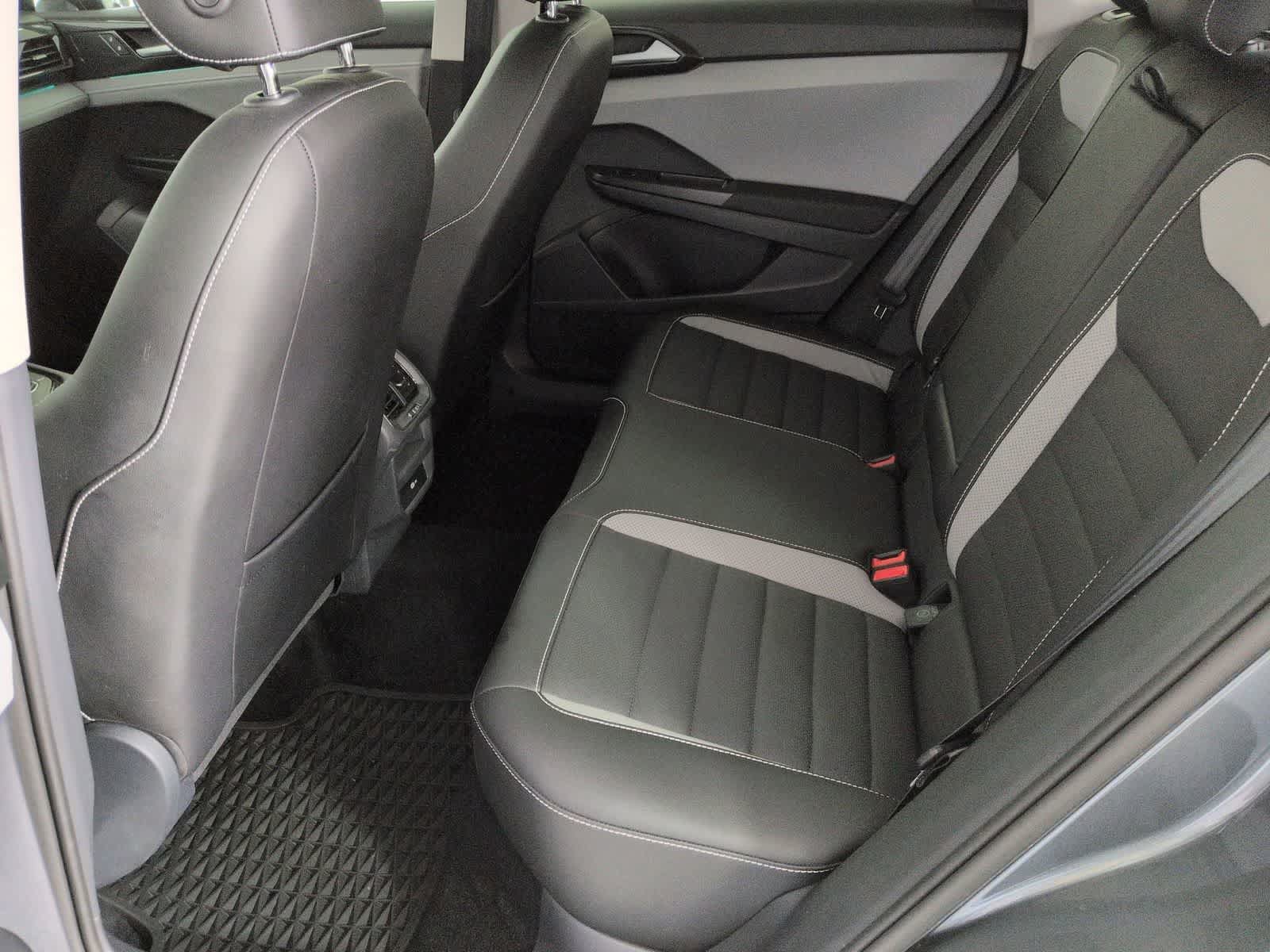 Certified 2022 Volkswagen Taos SEL AWD/4WD image 19