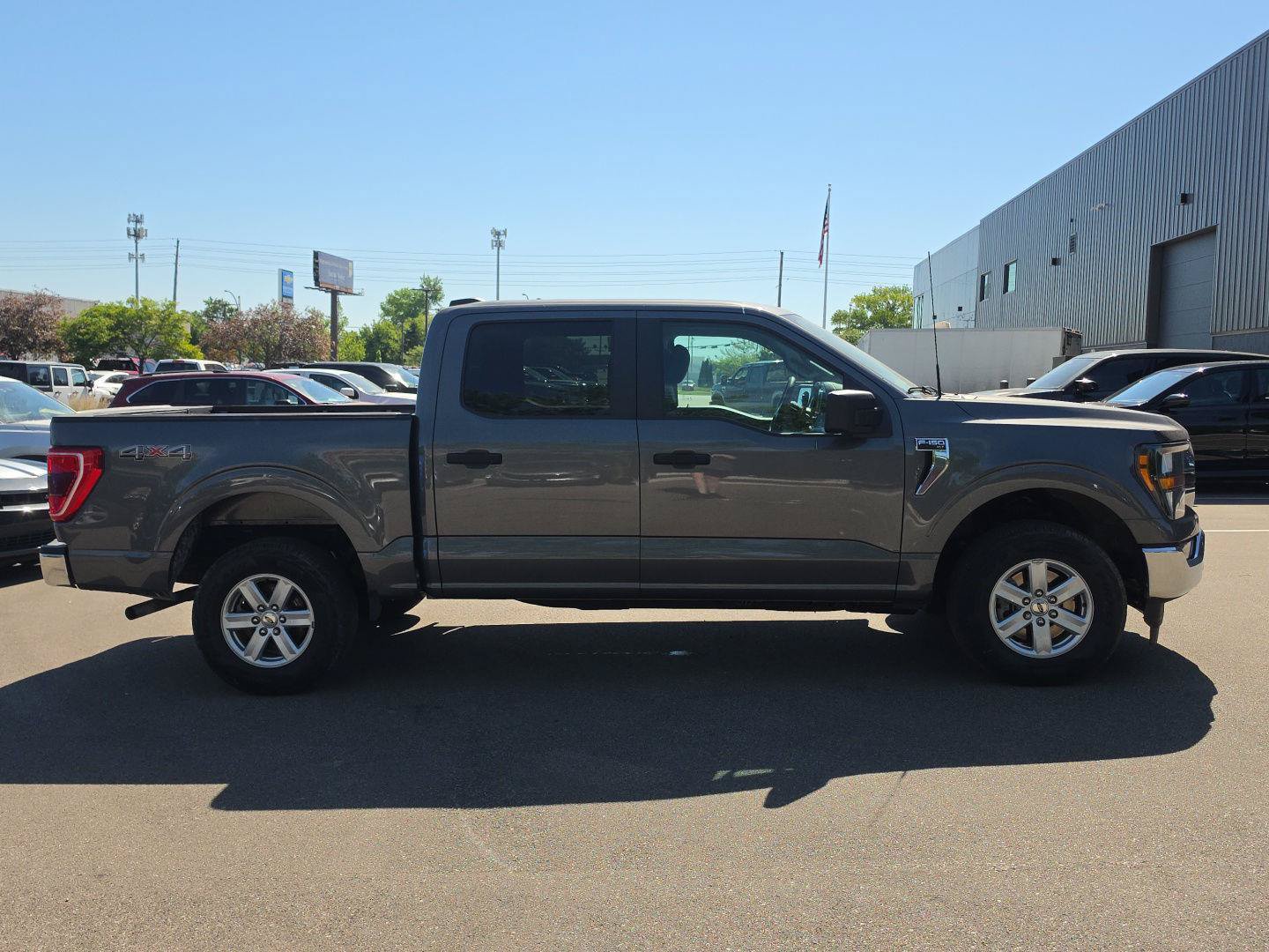 Used 2023 Ford F150 XLT AWD/4WD image 2