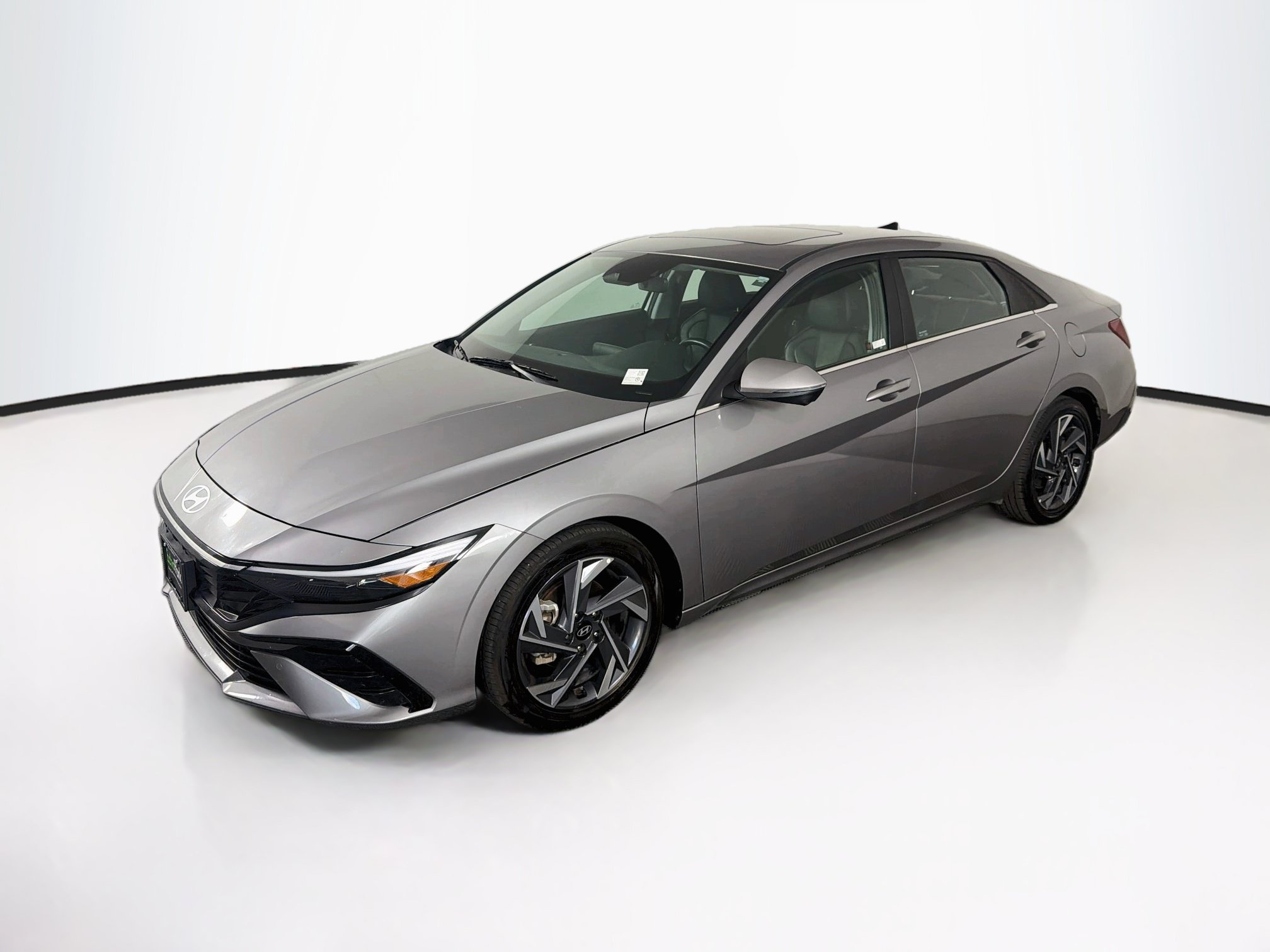 Used 2024 Hyundai Elantra Limited FWD image 3