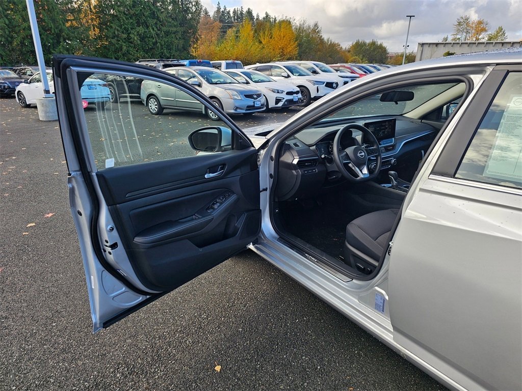 New 2025 Nissan Altima 2.5 SV w/ SV Special Edition Package image 19