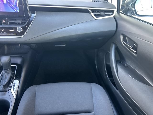 Used 2025 Toyota Corolla LE FWD image 16