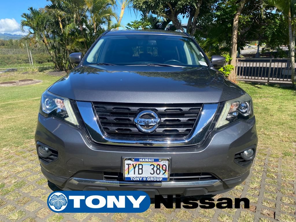 Used 2020 Nissan Pathfinder Platinum FWD image 2