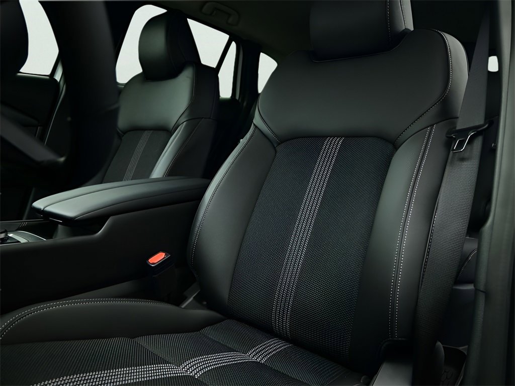 Certified 2025 MAZDA CX-50 2.5 Hybrid w/ Preferred Pkg image 22