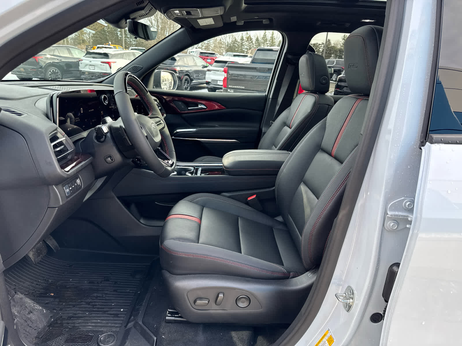 New 2026 Chevrolet Traverse RS w/ LPO, Floor Liner Package image 20