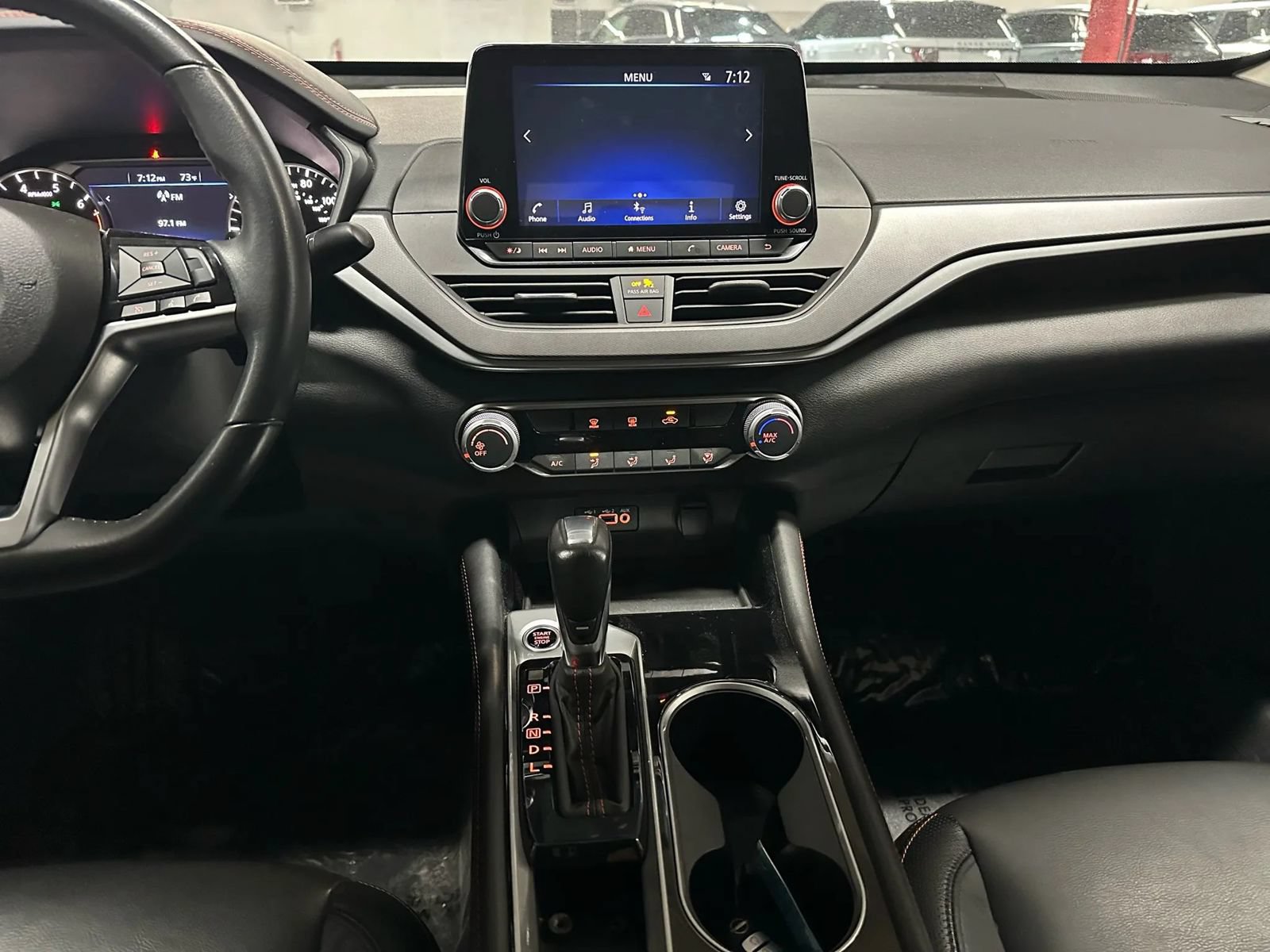 Used 2024 Nissan Altima 2.5 SR FWD image 11