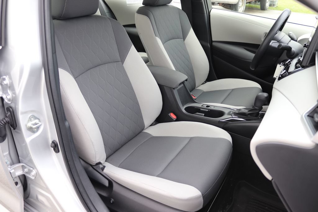 Used 2025 Toyota Corolla LE FWD image 13