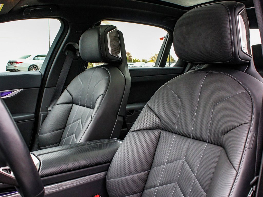 Used 2025 BMW 740i xDrive image 37