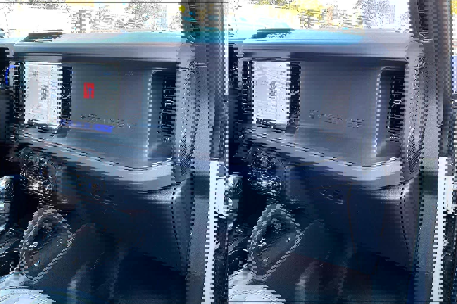 Used 2024 Ford Bronco Big Bend image 19