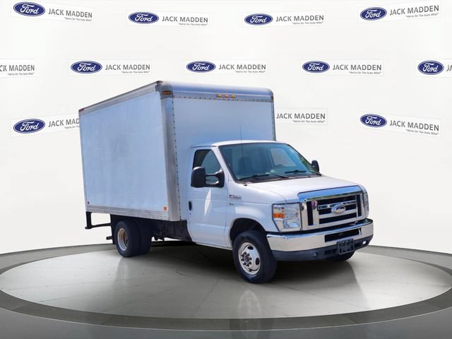Used 2015 Ford E-350 and Econoline 350 Super Duty w/ Power Windows & Locks Group RWD image 7