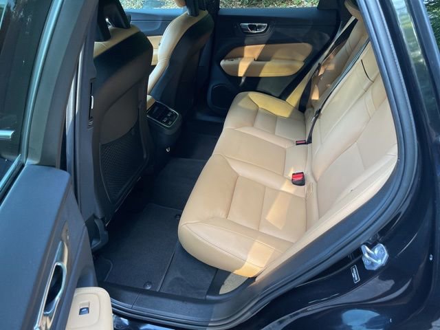 Used 2019 Volvo XC60 T5 Inscription w/ Protection Package AWD/4WD image 11