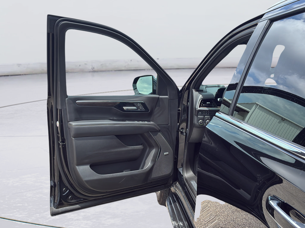 Used 2026 Chevrolet Suburban Premier RWD image 20