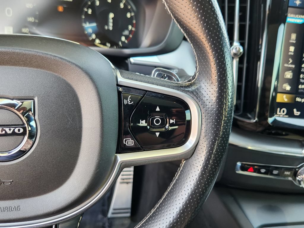 Used 2019 Volvo XC60 T6 R-Design w/ Protection Package Premier AWD/4WD image 18