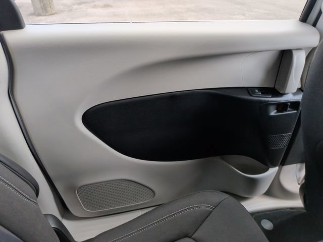 Used 2024 Chrysler Voyager LX FWD image 22