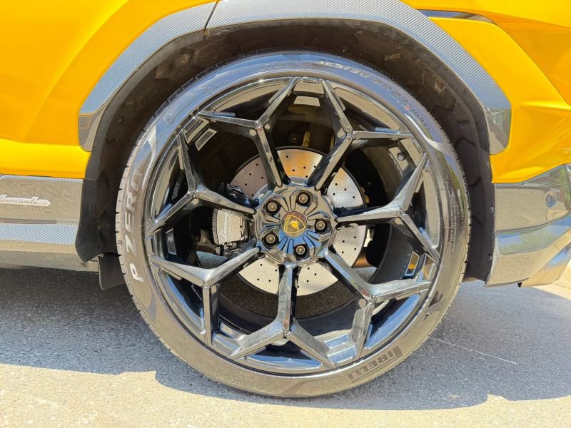 Used 2023 Lamborghini Urus Performante AWD/4WD image 41