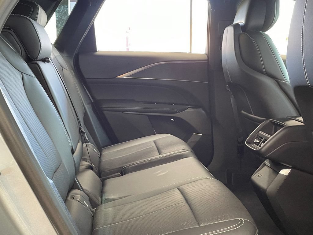 Used 2024 Cadillac Lyriq Luxury w/ LPO, Floor Liner Package RWD image 20