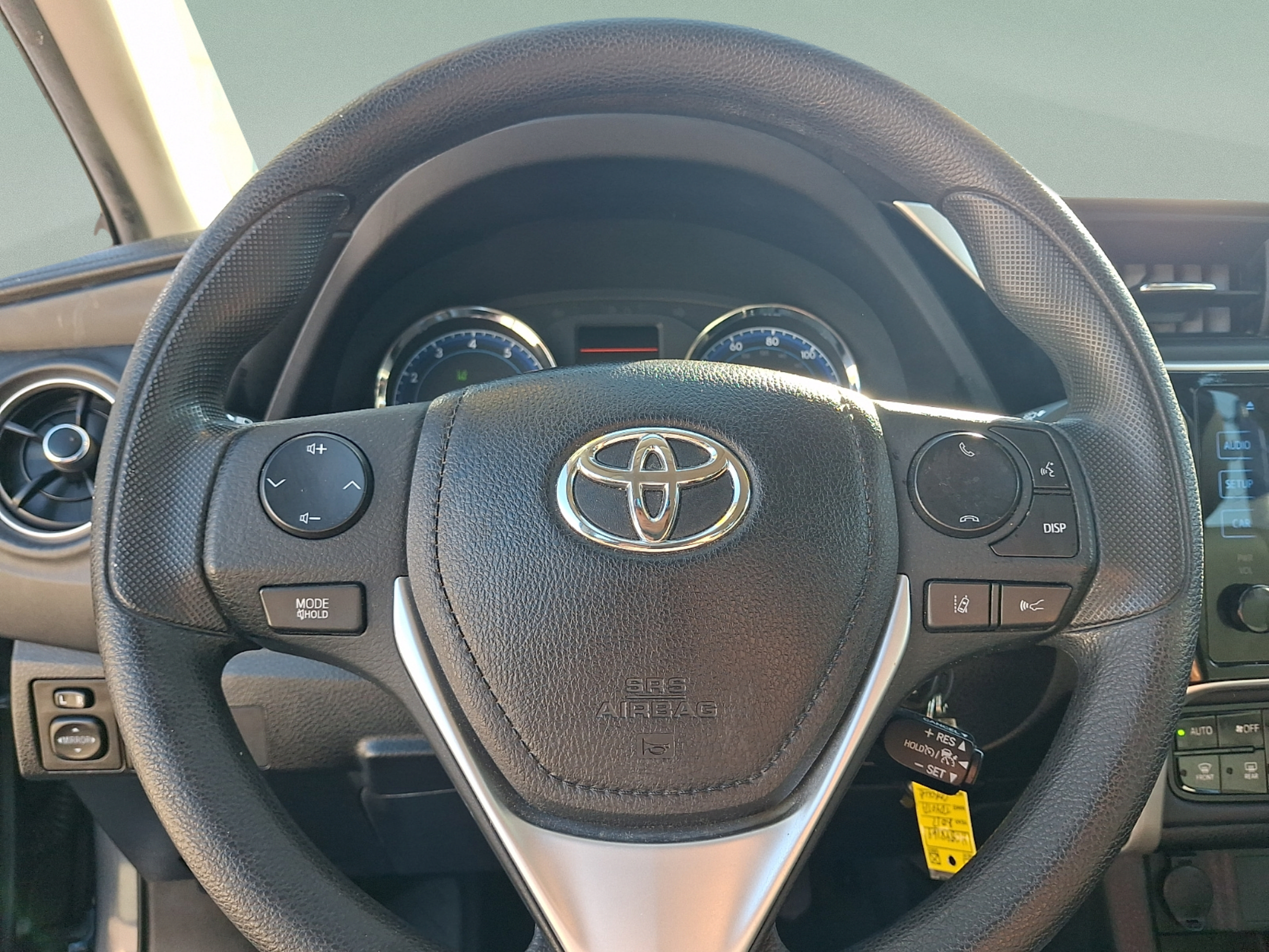 Used 2017 Toyota Corolla LE w/ Carpet Mat Package (TMS) FWD image 18