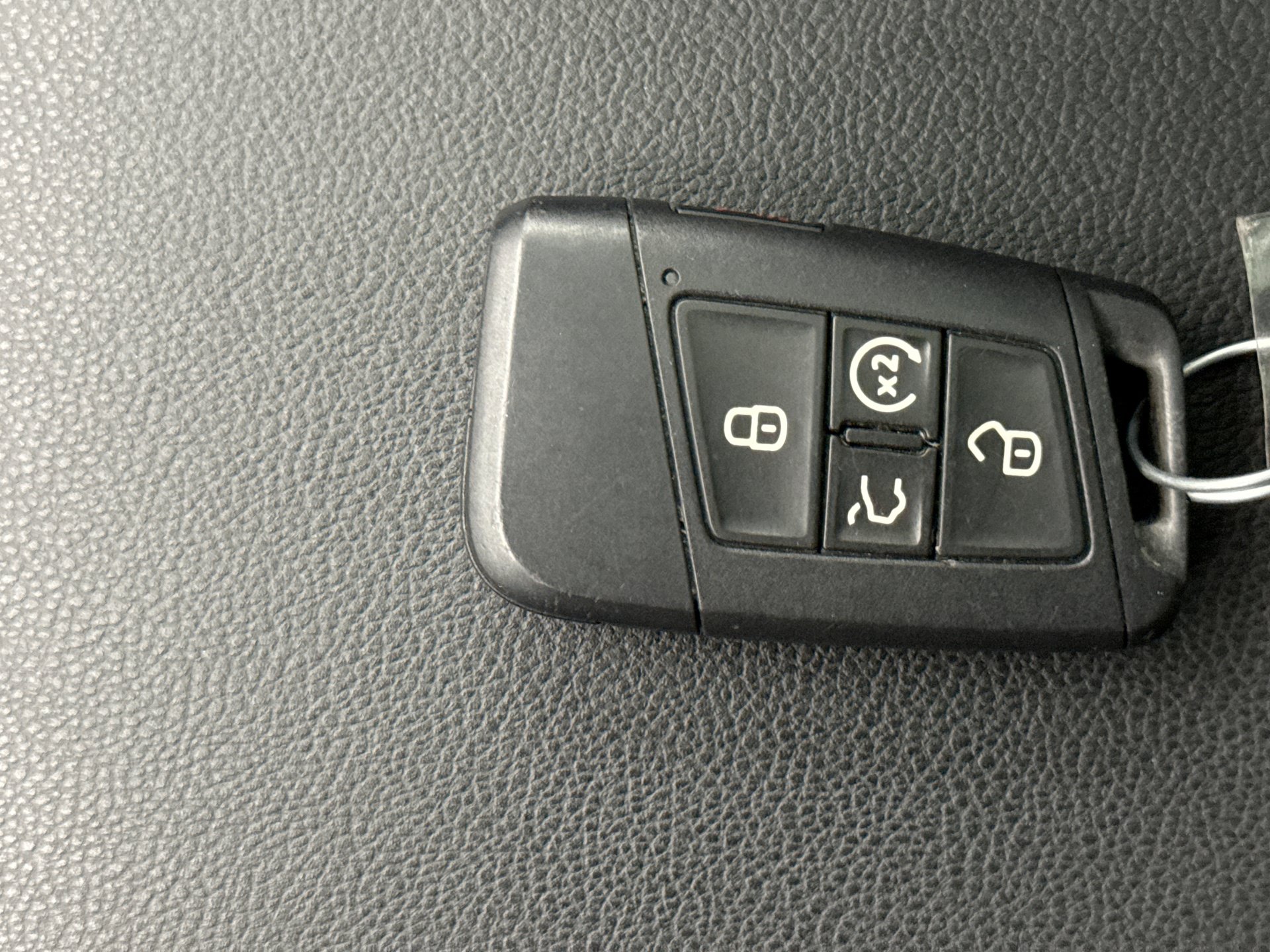 Used 2023 Volkswagen Taos SE w/ Panoramic Sunroof Package AWD/4WD image 24