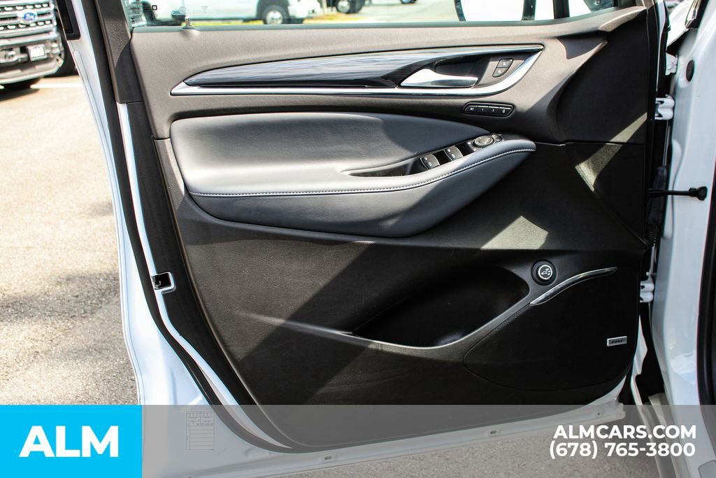 Used 2024 Buick Enclave Premium image 38