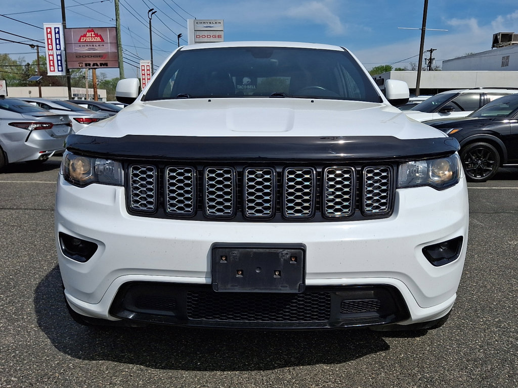 Used 2018 Jeep Grand Cherokee Altitude AWD/4WD image 8