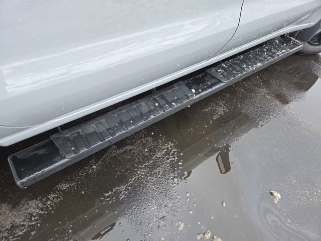 Used 2024 Chevrolet Silverado 1500 Custom w/ Dark Appearance Package image 14