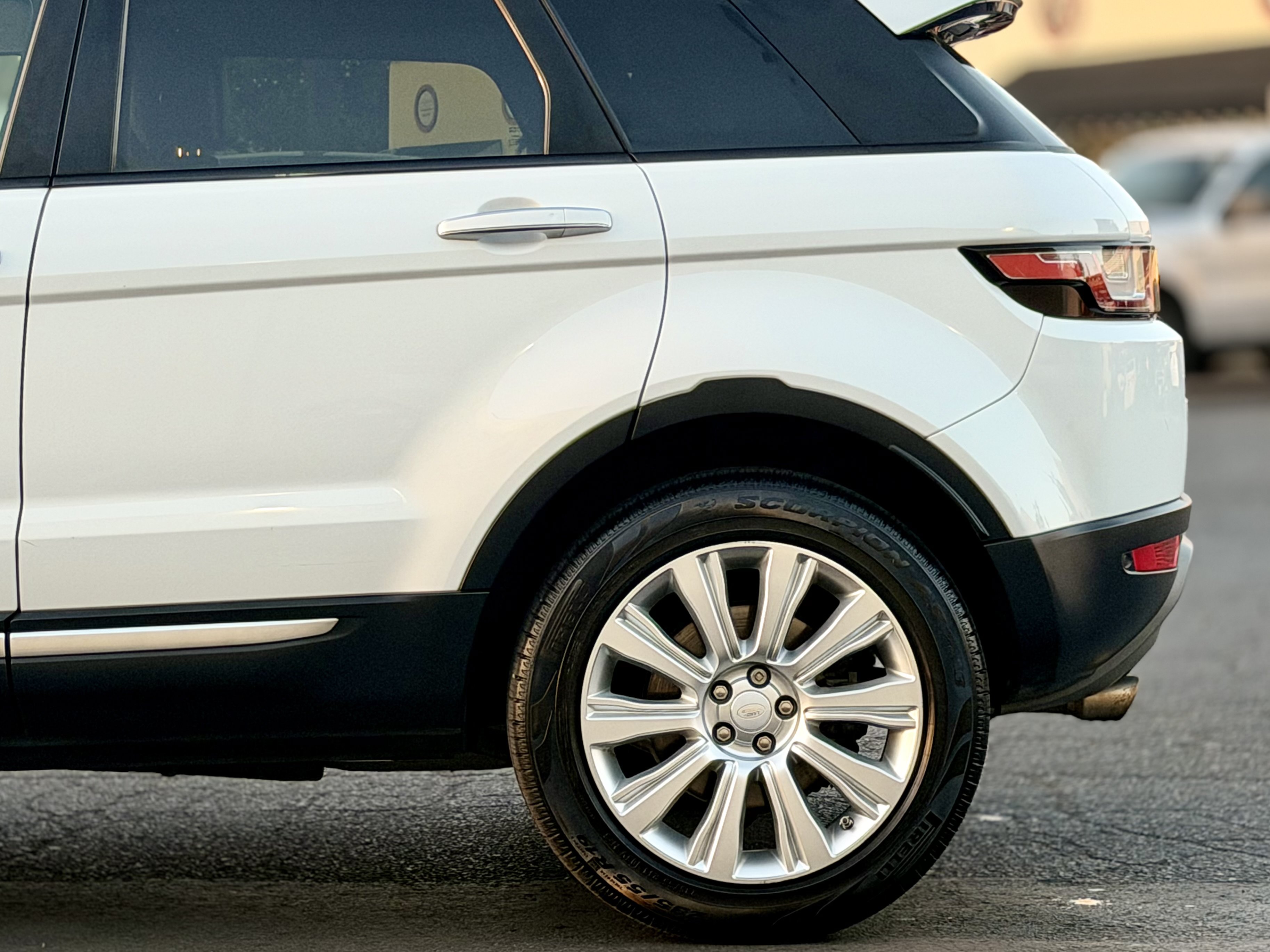Used 2016 Land Rover Range Rover Evoque HSE AWD/4WD image 6