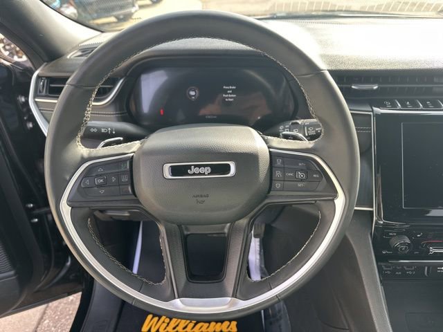 Used 2024 Jeep Grand Cherokee L Laredo image 12