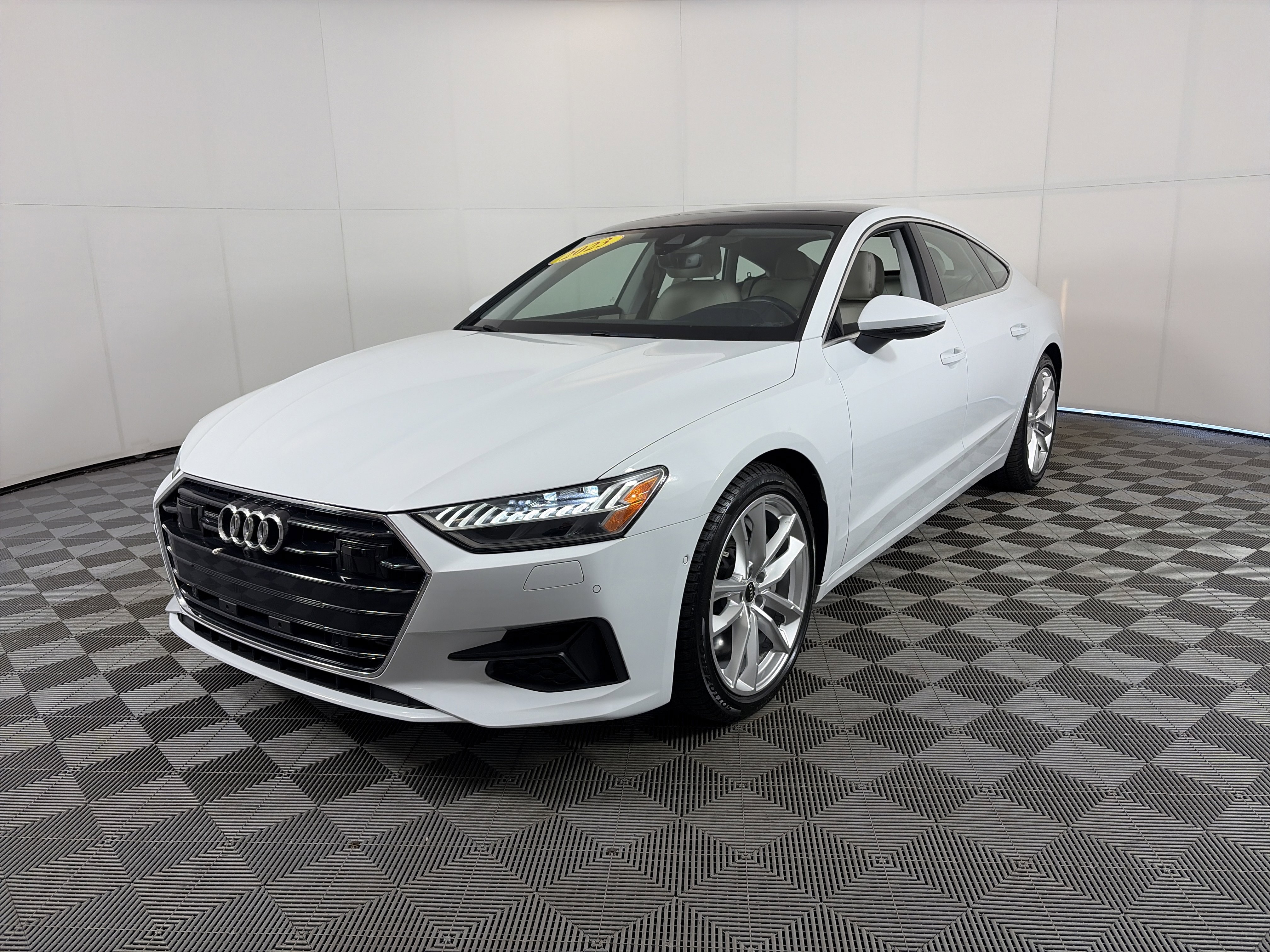 Used 2023 Audi A7 3.0T Premium Plus w/ Premium Plus image 2