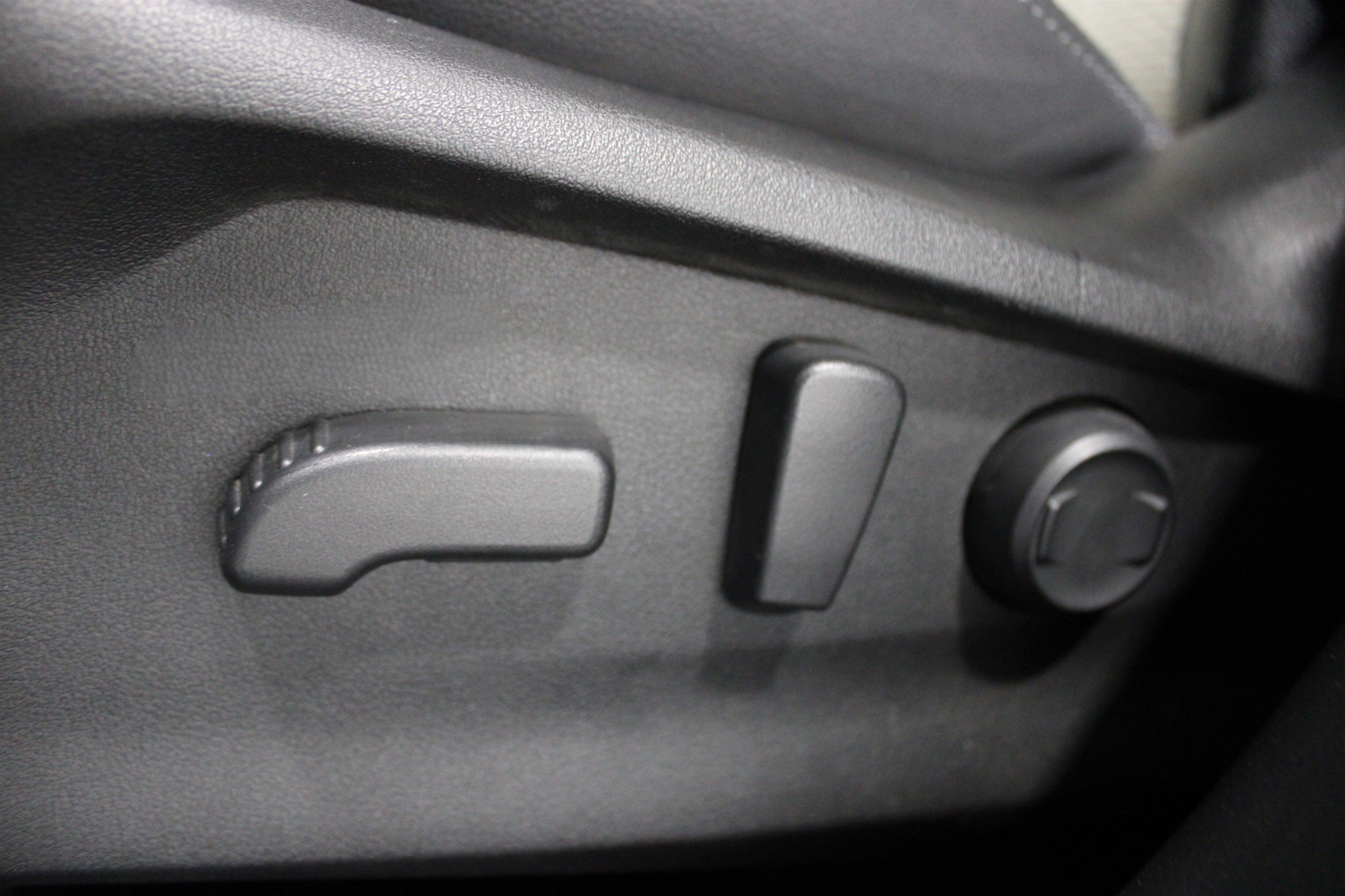Used 2022 Subaru Forester Premium AWD/4WD image 4