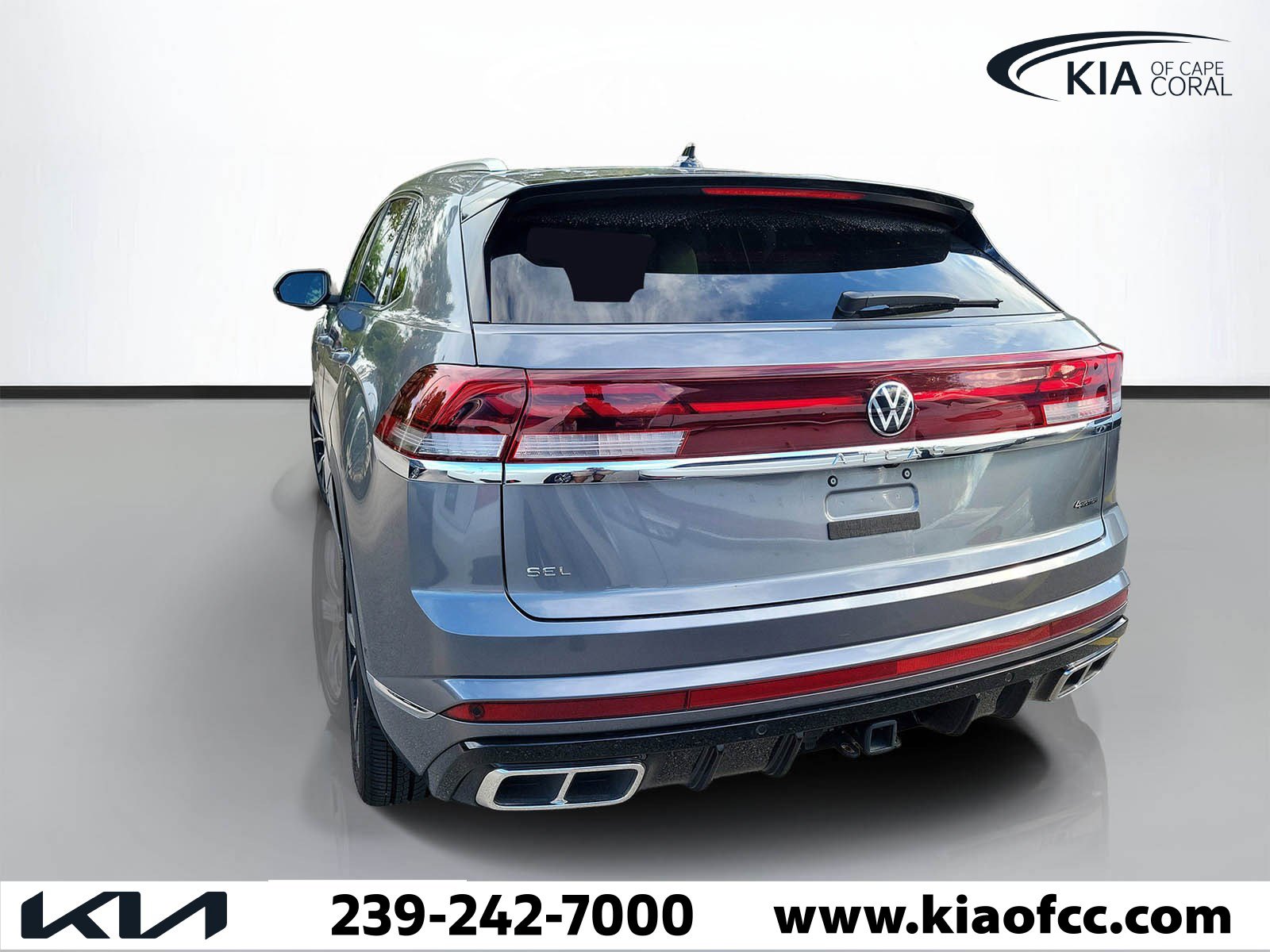 Used 2025 Volkswagen Atlas Cross Sport SEL Premium R-Line image 4