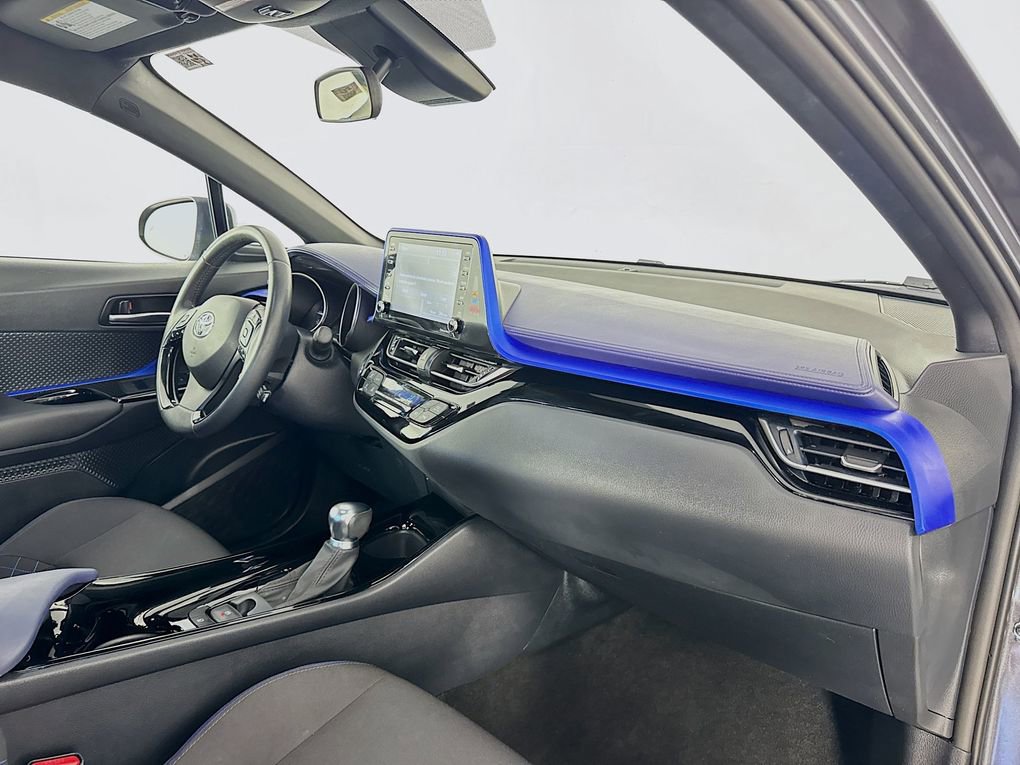Used 2022 Toyota C-HR XLE image 34
