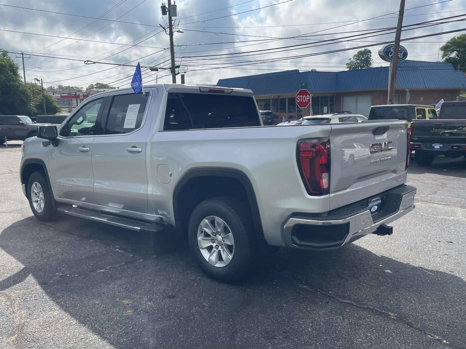Used 2021 GMC Sierra 1500 SLE RWD image 6