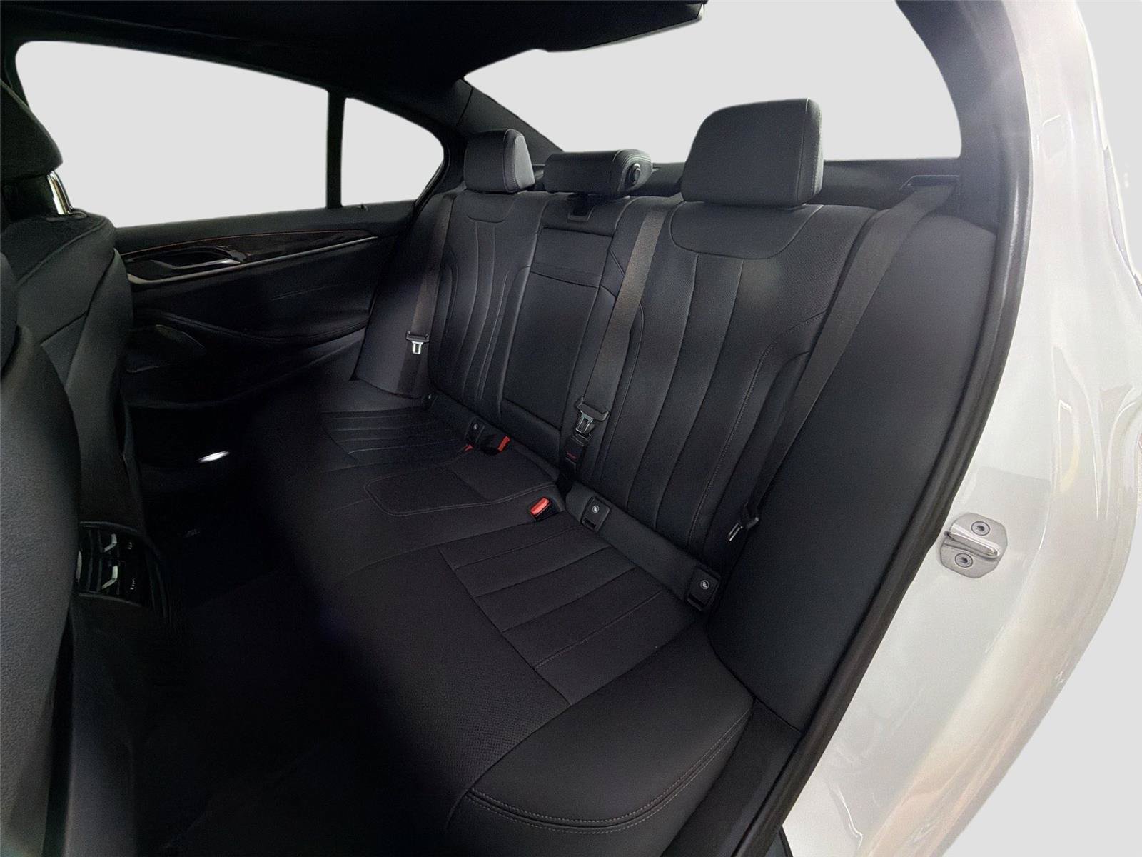 Certified 2023 BMW 530i w/ Premium Package RWD image 24