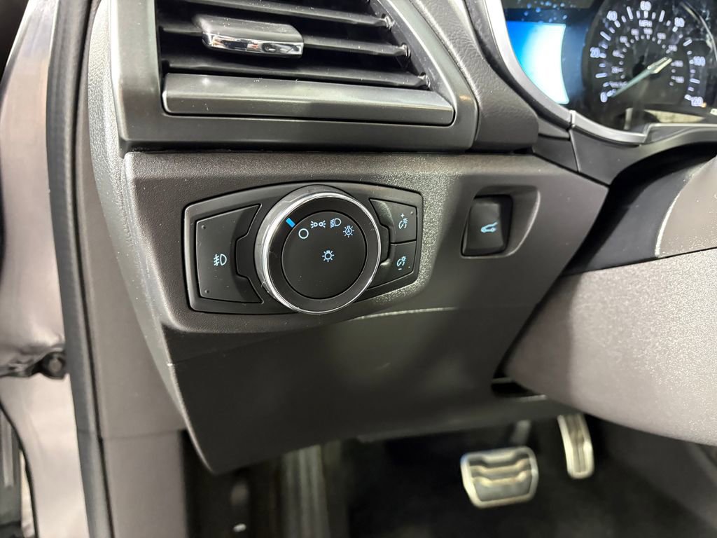 Used 2014 Ford Fusion Titanium FWD image 12