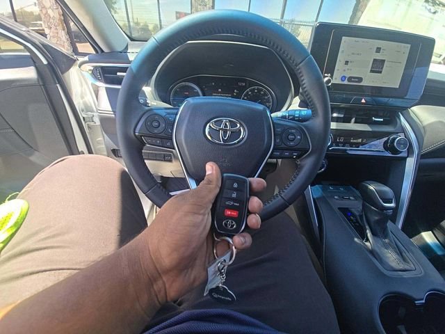 Used 2024 Toyota Venza LE AWD/4WD image 22