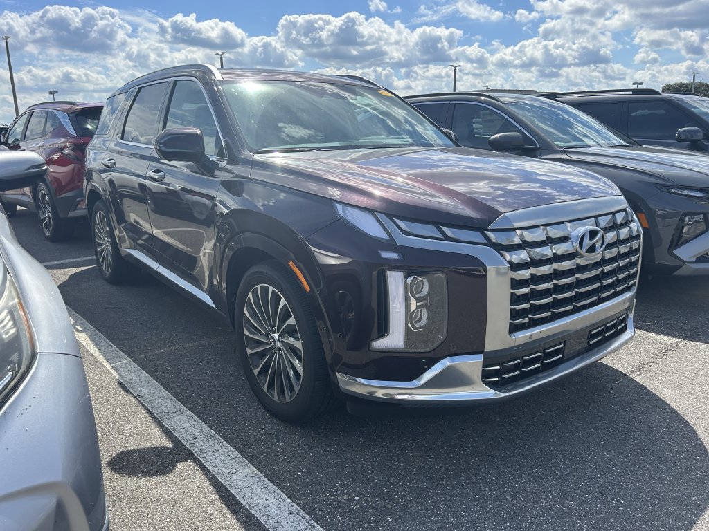 Used 2024 Hyundai Palisade Calligraphy FWD image 1