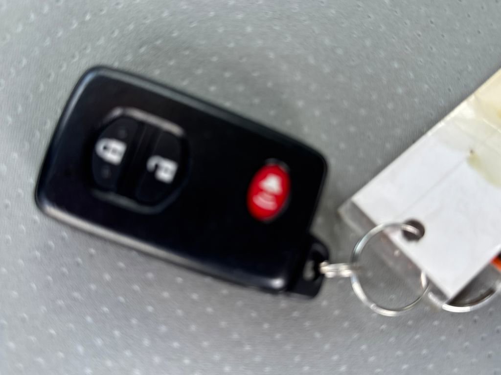 Used 2012 Toyota Prius Three image 29