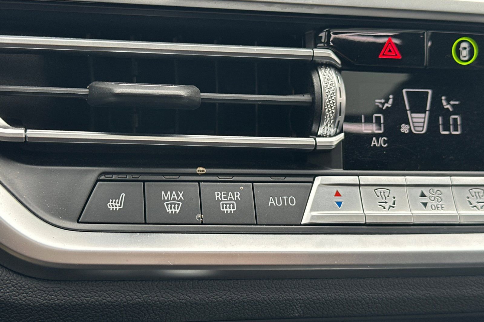 Used 2021 BMW 330e w/ Driving Assistance Package image 29