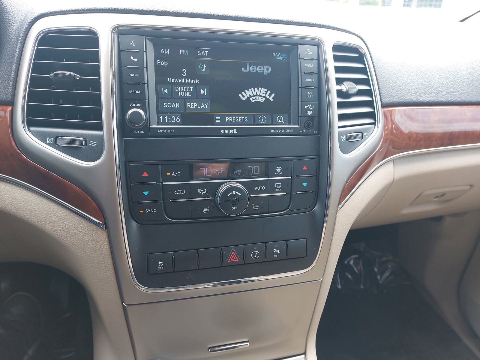 Used 2013 Jeep Grand Cherokee Limited AWD/4WD image 21
