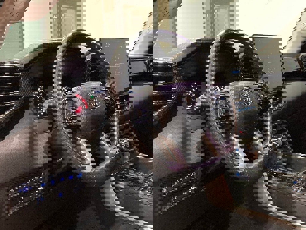 Used 2023 Toyota Tundra Limited image 9