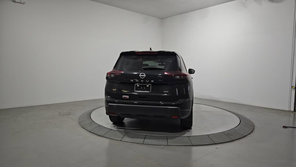 New 2025 Nissan Rogue S image 4