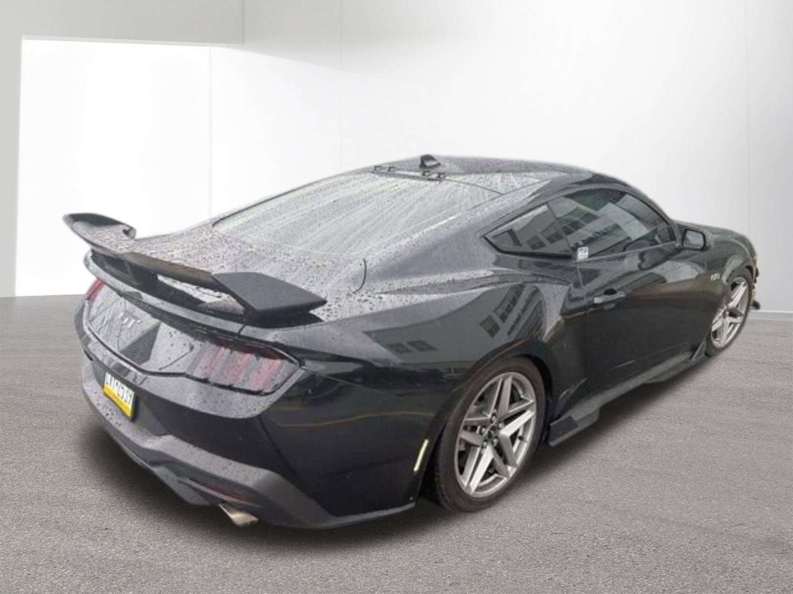 Used 2024 Ford Mustang GT RWD image 5