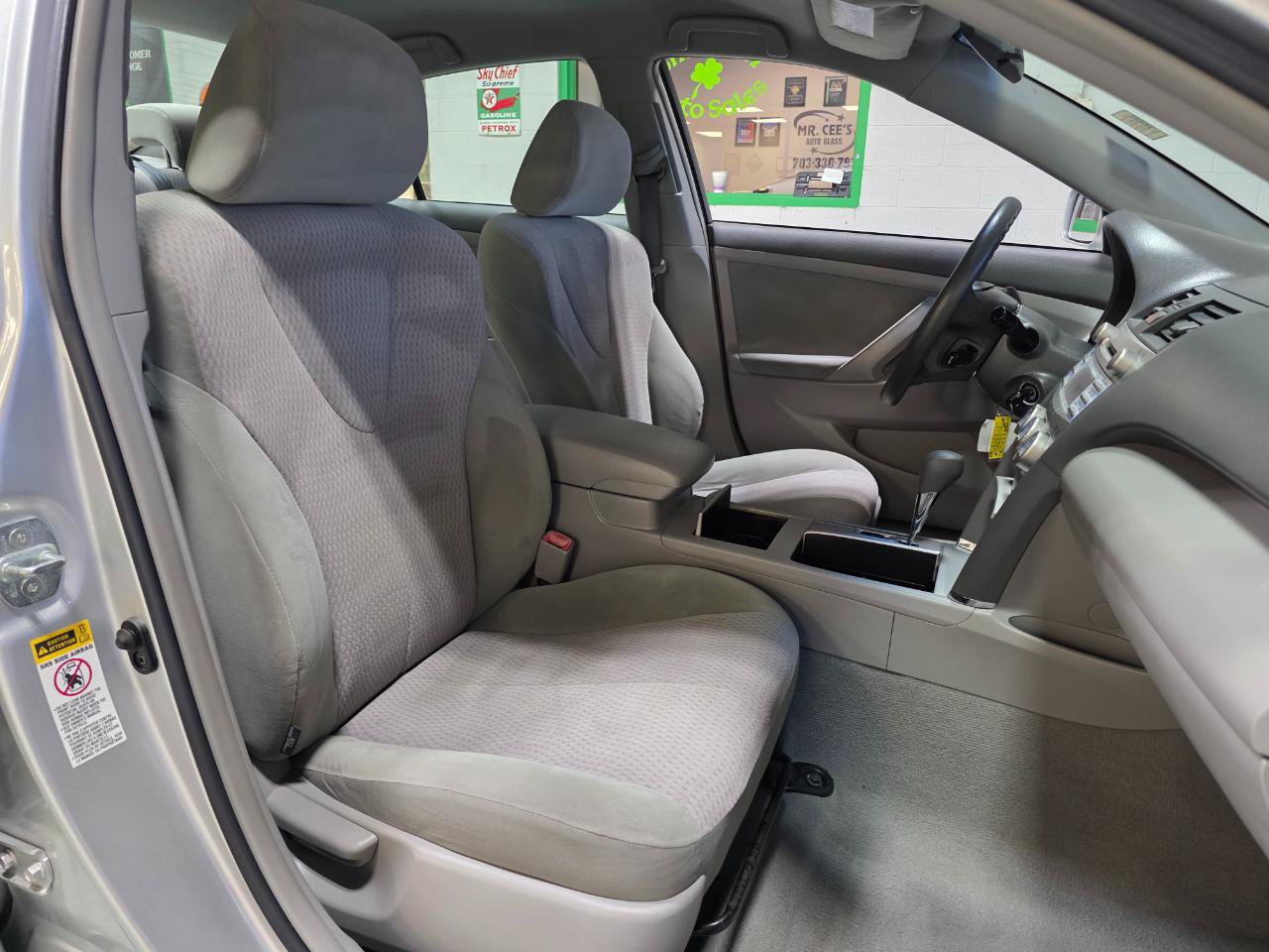 Used 2011 Toyota Camry LE FWD image 24