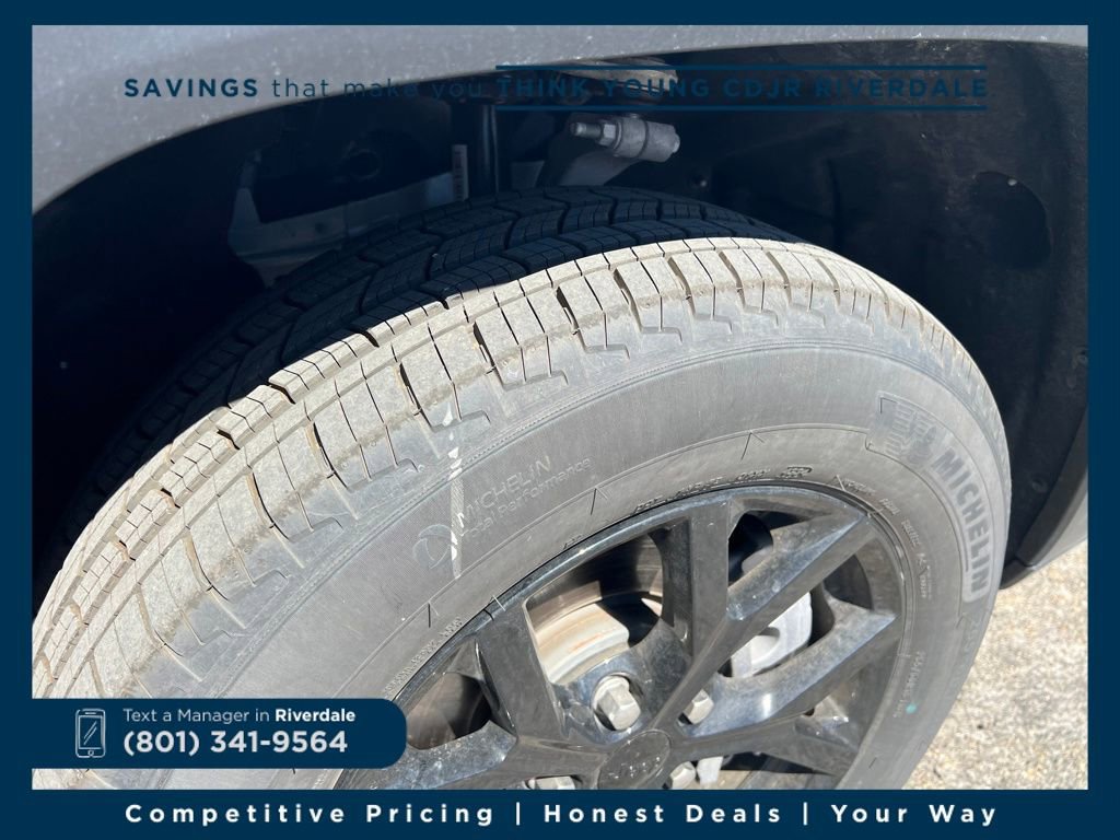 New 2025 Jeep Grand Cherokee L Altitude w/ Trailer Tow Package image 27